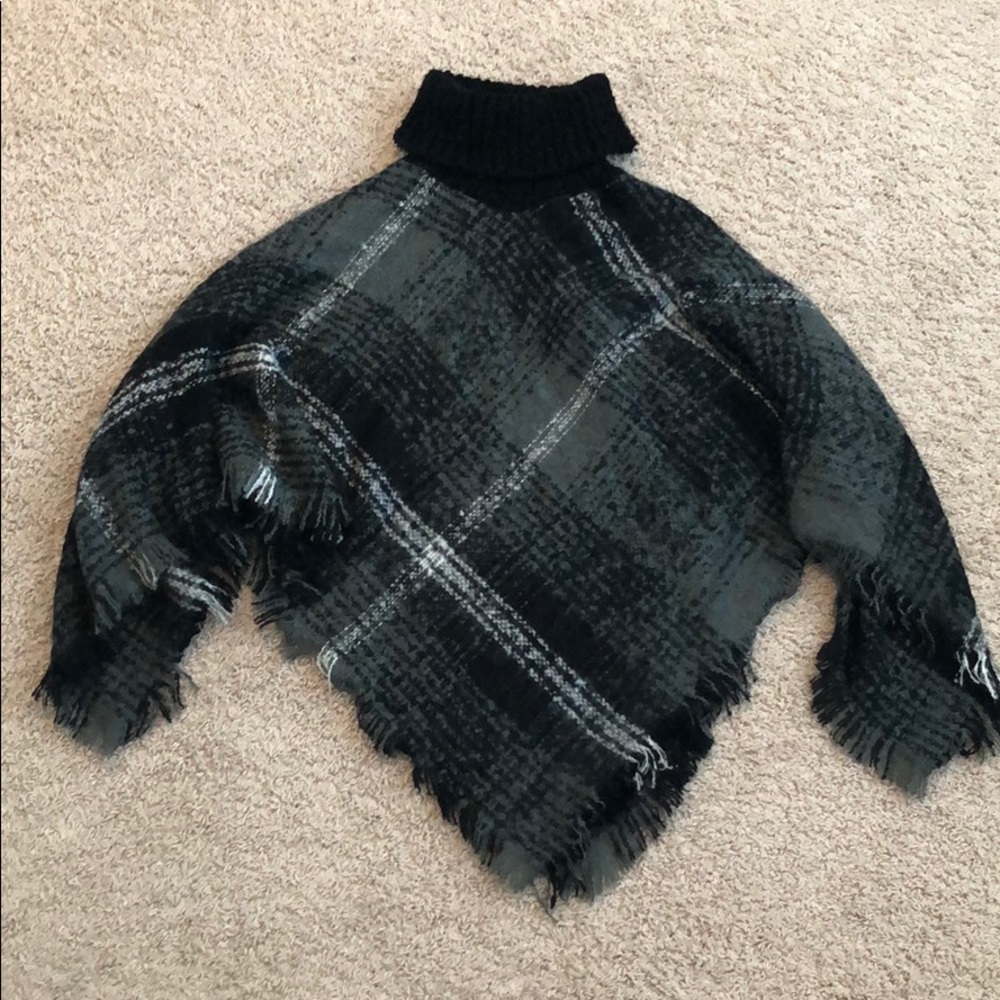 Charlie Paige poncho